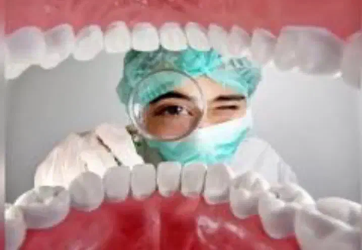 استخدام دندان پزشک